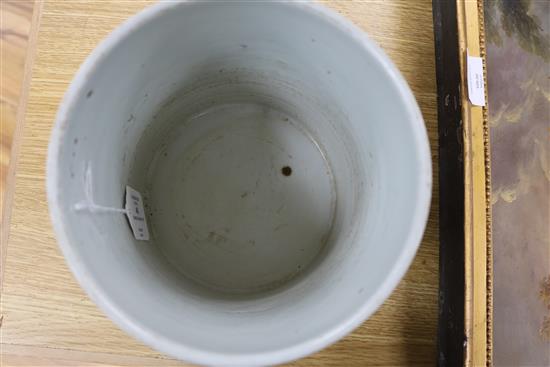 A Chinese blue and white brush pot height 18cm